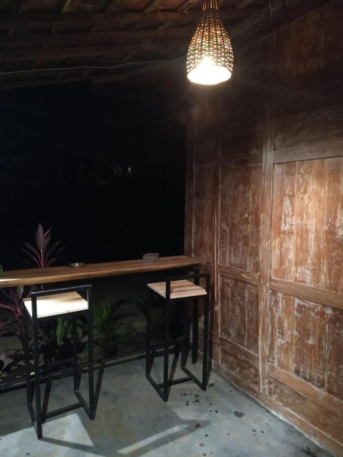Hotel Omah Kayu Jagalan à Magelang Extérieur photo